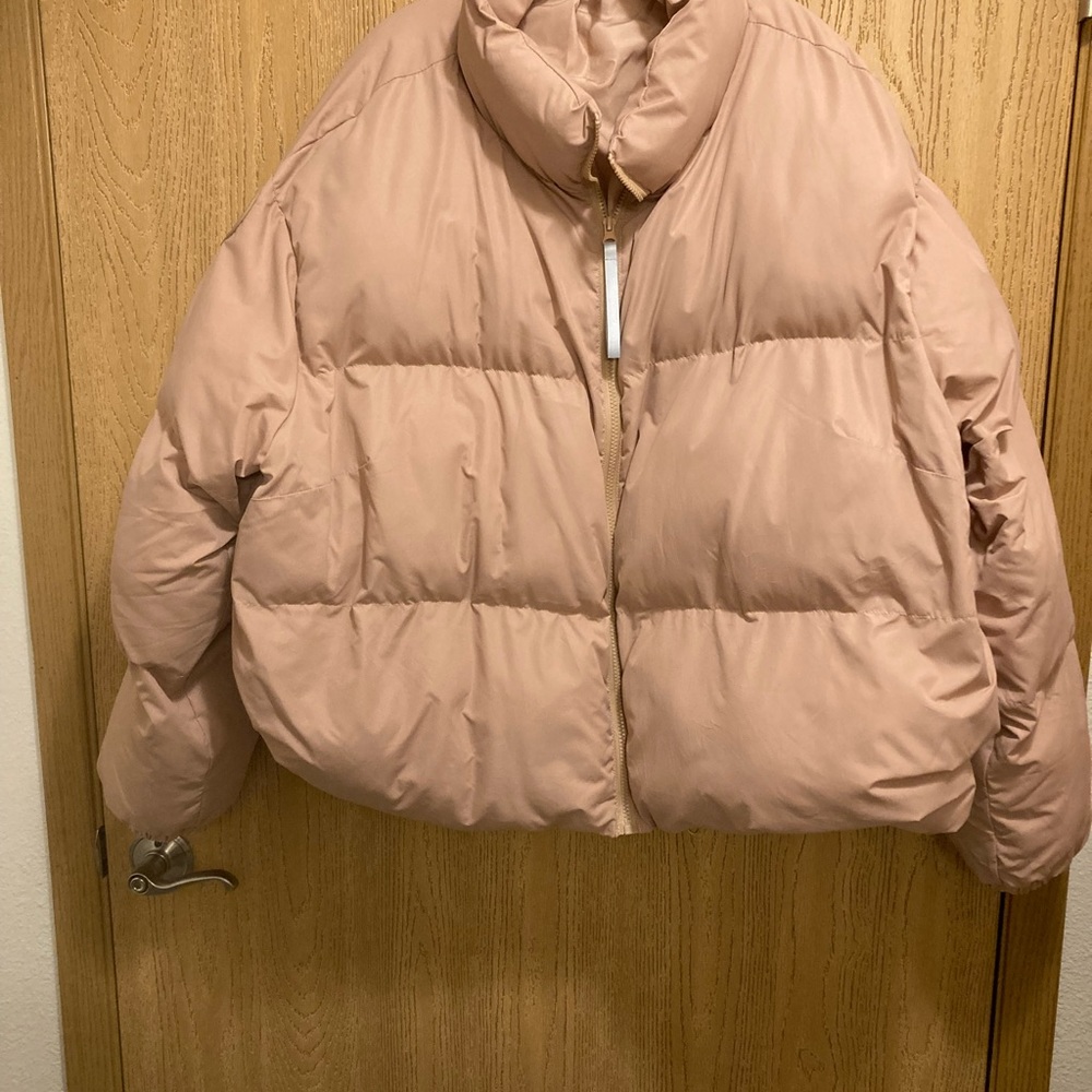 NWOT Fabletics Puffer Cropped Jacket